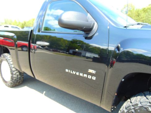 Used 2010 Chevrolet Silverado 1500 LT w/ Interior Plus Package AWD/4WD image 34