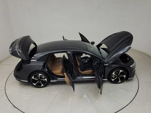 Used 2024 Lucid Air Touring AWD/4WD image 36