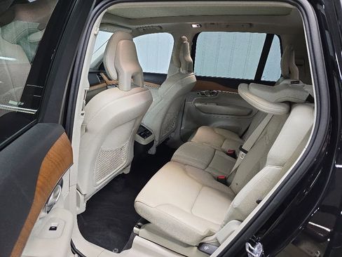 Used 2021 Volvo XC90 T6 Momentum AWD/4WD image 31