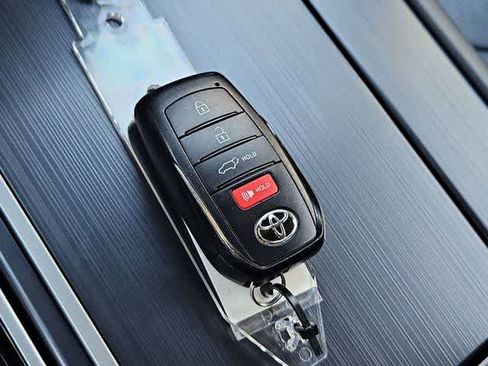 Used 2024 Toyota Sequoia Platinum image 35