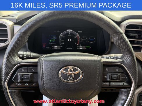 Used 2024 Toyota Sequoia SR5 w/ SR5 Premium Package AWD/4WD image 8