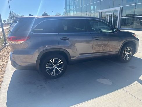 Used 2019 Toyota Highlander Plus image 2