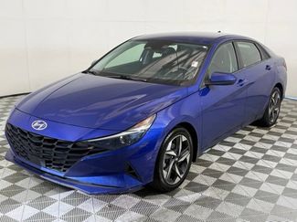 Used 2023 Hyundai Elantra SEL w/ Convenience Package FWD video 2