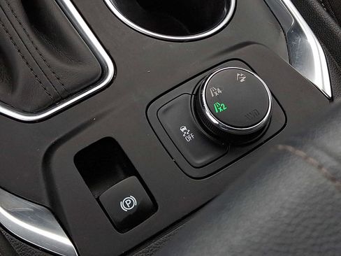 Used 2019 Chevrolet Traverse LT w/ LPO, Blackout Package AWD/4WD image 24