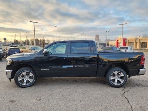 Used 2023 RAM 1500 Laramie AWD/4WD image 18