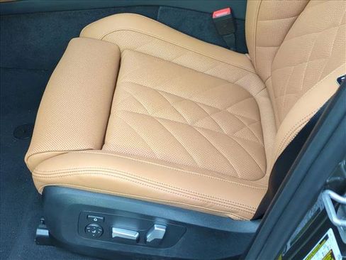 New 2026 BMW X5 xDrive50e w/ Executive Package image 4