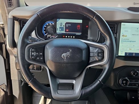 Used 2023 Ford Bronco Wildtrak AWD/4WD image 14