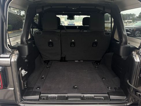 Used 2025 Jeep Wrangler Sport S image 33