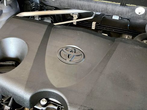 Used 2019 Toyota RAV4 LE image 27