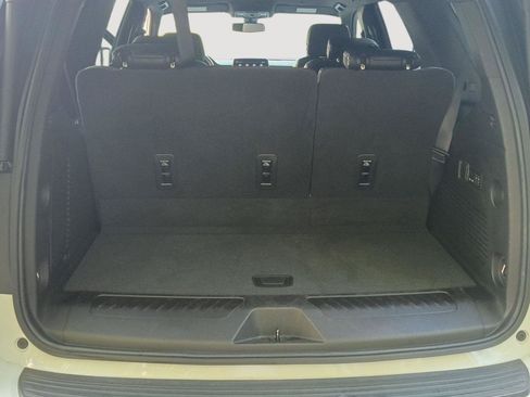 Used 2021 Chevrolet Tahoe LT w/ Luxury Package RWD image 15