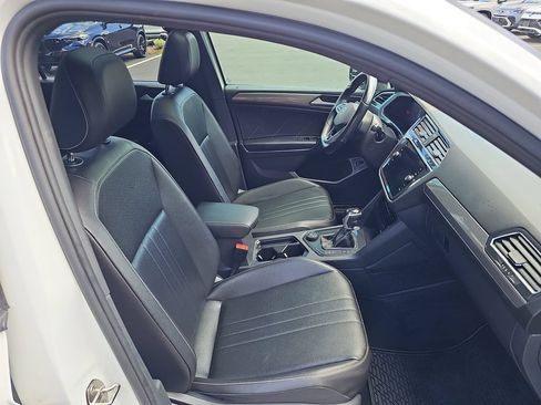 Used 2022 Volkswagen Tiguan SE R-Line AWD/4WD image 11