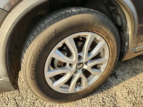Used 2020 Nissan Rogue SV FWD image 10