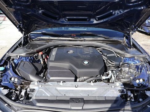 Used 2022 BMW 330i Sedan w/ Driving Assistance Package image 17