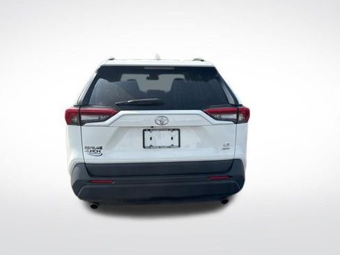 Used 2020 Toyota RAV4 LE AWD/4WD image 4