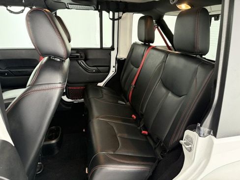 Used 2017 Jeep Wrangler Unlimited Rubicon AWD/4WD image 19