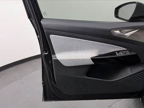 Used 2024 Volkswagen ID.4 2WD image 12