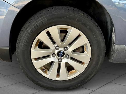 Used 2017 Subaru Outback 2.5i Premium image 10