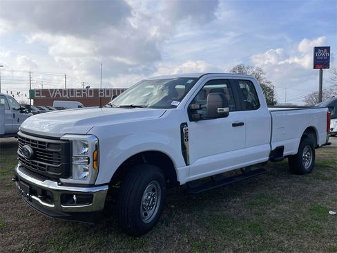 New 2026 Ford F250 XL w/ XL Chrome Package image 7