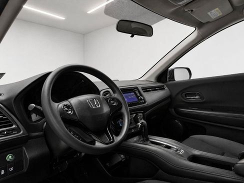 Used 2019 Honda HR-V LX image 36