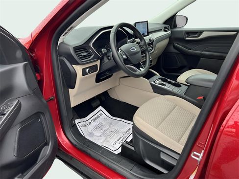 Used 2022 Ford Escape SE w/ Cold Weather Package image 7
