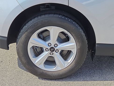 Used 2024 Ford Edge SE AWD/4WD image 17
