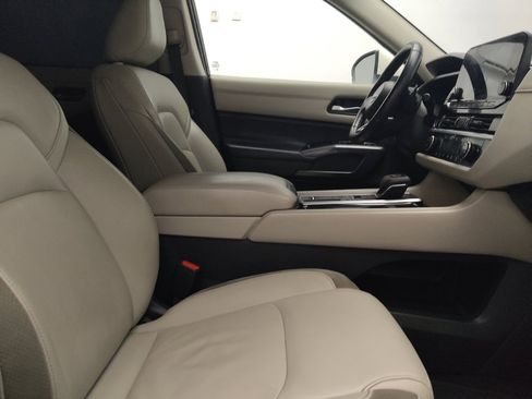 Used 2022 Nissan Pathfinder SL FWD image 21