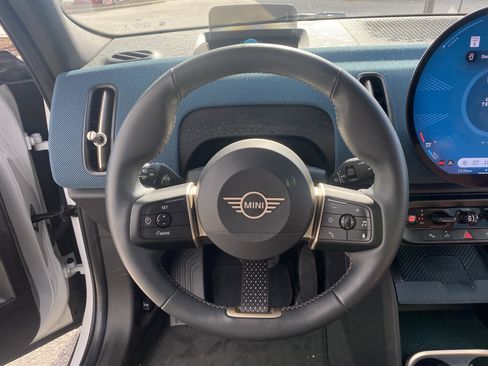 Certified 2025 MINI Cooper Countryman S image 9