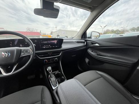 Used 2025 Buick Encore GX Preferred image 33