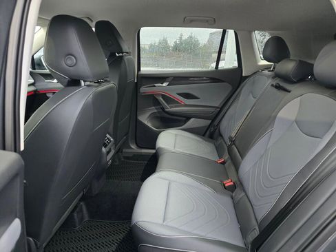 New 2026 Volkswagen Tiguan SE image 30