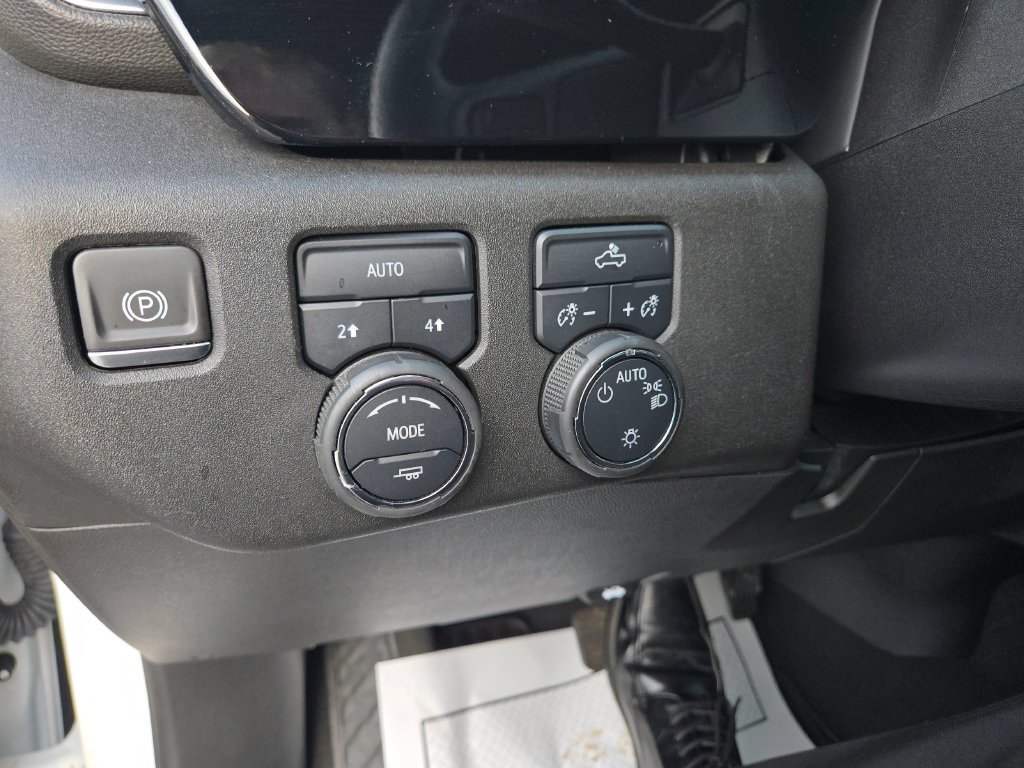 Used 2024 Chevrolet Silverado 1500 LT AWD/4WD image 14