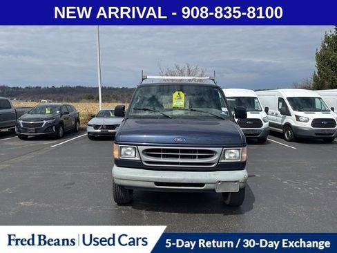 Used 2001 Ford E-350 and Econoline 350 Super Duty image 2