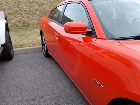 Used 2017 Dodge Charger R/T w/ Plus Group image 4