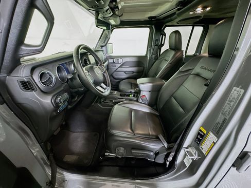 Used 2023 Jeep Wrangler Sahara w/ Cold Weather Group image 13