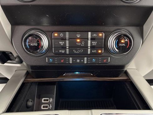 Used 2020 Ford F150 Lariat w/ Equipment Group 502A Luxury AWD/4WD image 23