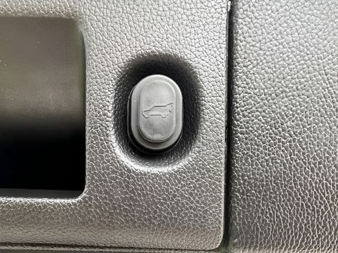 Used 2019 GMC Yukon SLT AWD/4WD image 12
