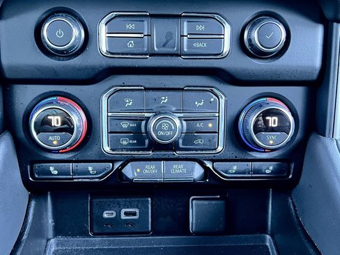 Used 2021 Chevrolet Tahoe LT image 32