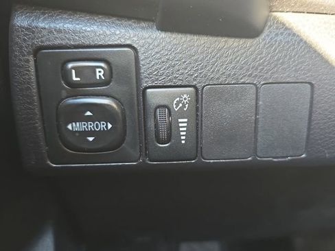 Used 2019 Toyota Corolla LE image 25