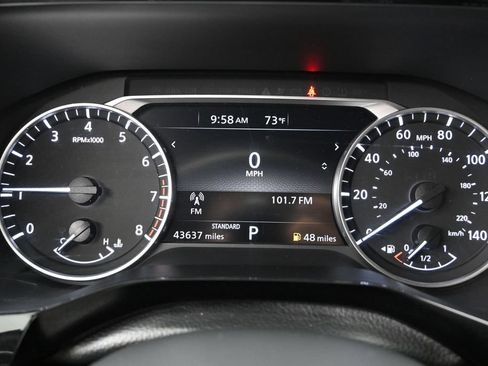 Used 2025 Nissan Pathfinder SV FWD image 27