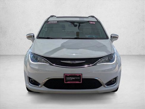 Used 2020 Chrysler Pacifica Limited FWD image 2