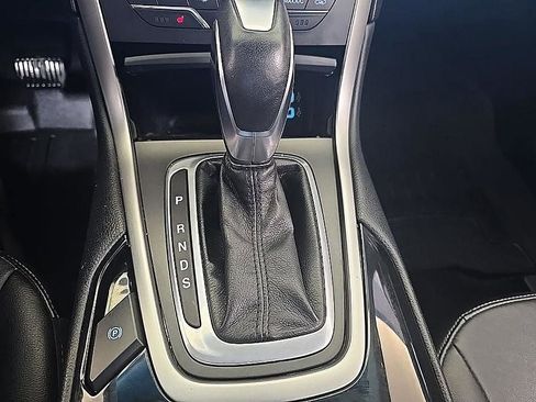 Used 2017 Ford Edge SEL w/ Equipment Group 201A AWD/4WD image 25