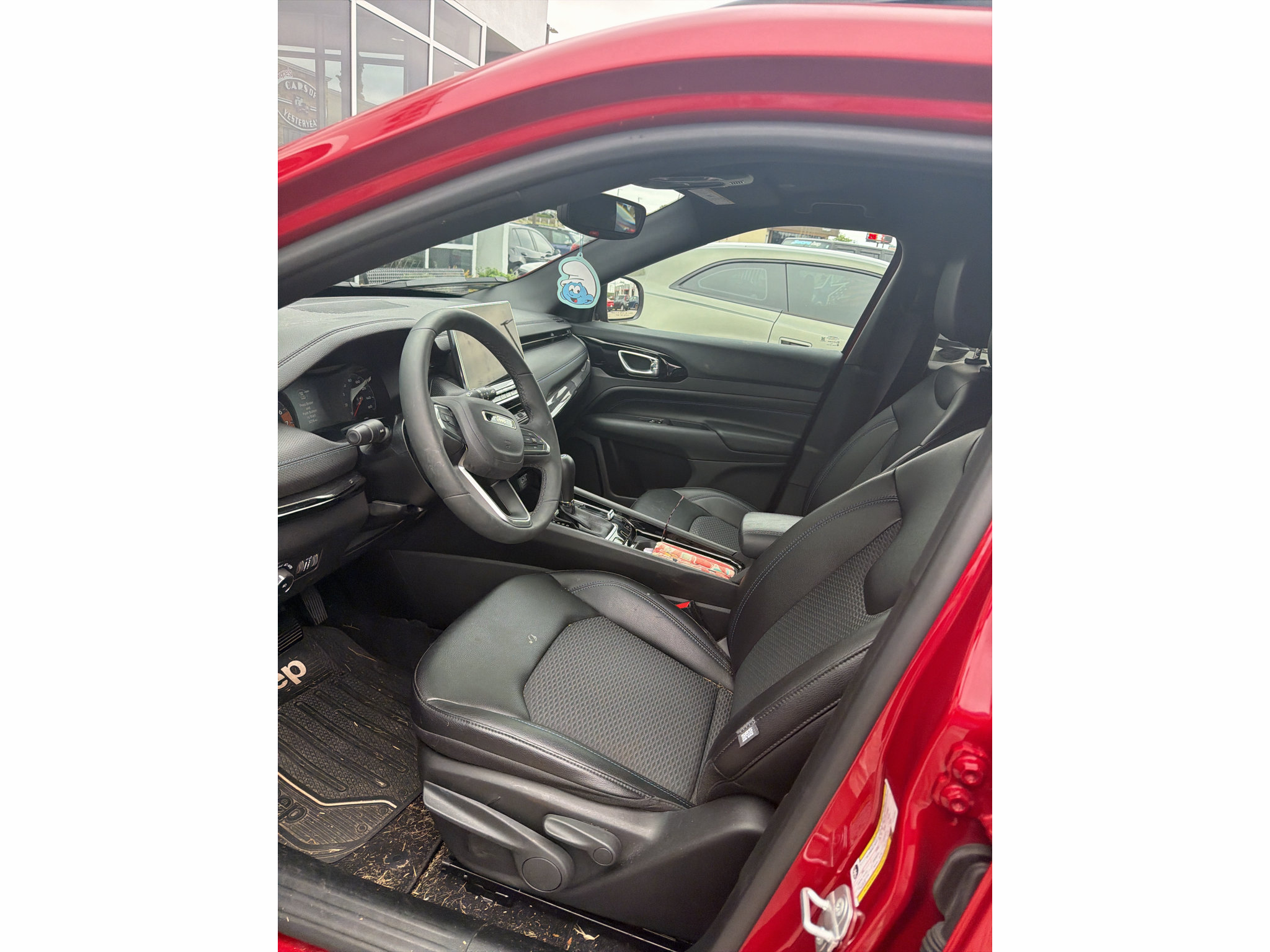 Used 2026 Jeep Compass Latitude AWD/4WD image 3