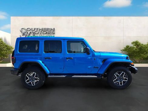 New 2026 Jeep Wrangler Unlimited Sahara w/ Technology Group AWD/4WD image 6