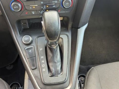 Used 2017 Ford Focus SEL w/ Cold Weather Package image 37