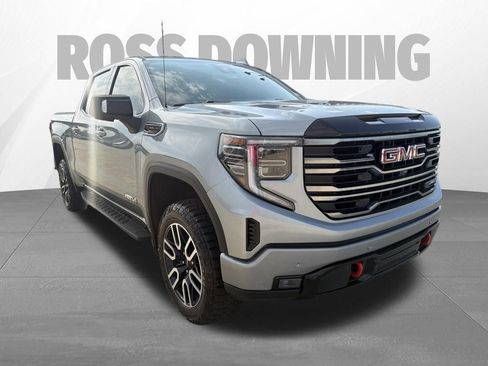 Used 2025 GMC Sierra 1500 AT4 w/ AT4 Premium Package AWD/4WD image 3