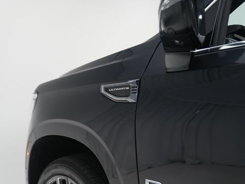 Used 2025 GMC Yukon Denali Ultimate w/ LPO, Floor Liner Package AWD/4WD image 10