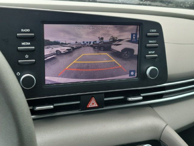Certified 2023 Hyundai Elantra SEL FWD image 18