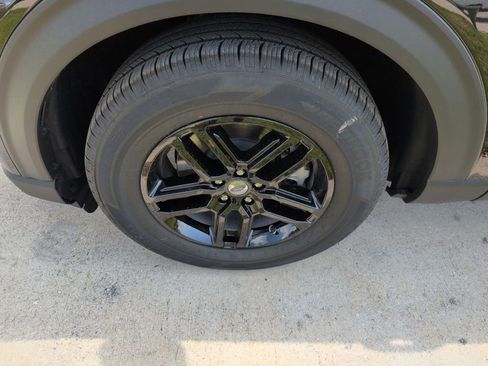 New 2026 Ford Explorer Active image 18