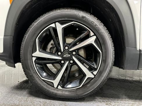 Used 2023 Chevrolet TrailBlazer RS w/ Sun and Liftgate Package image 5