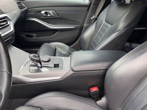 Used 2019 BMW 330i Sedan w/ M Sport Package RWD image 12