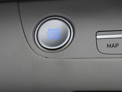Used 2024 Hyundai Elantra Limited FWD image 30